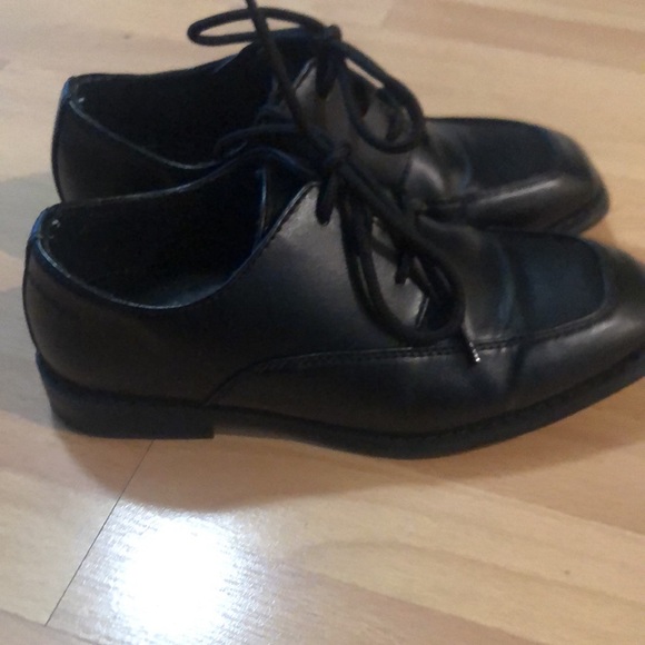 Dress shoe youth size 3 - Picture 2 of 5
